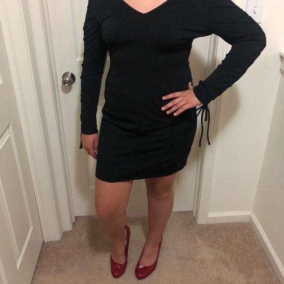 Black dress - Picture 1 of 2